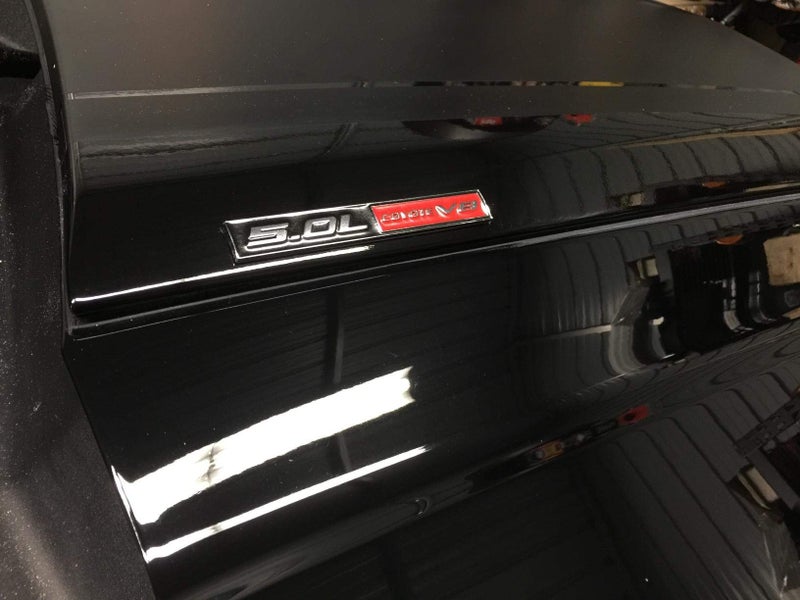 EmbRoom 2pcs 5.0L Coyote V8 Emblems, 3D Trim Fender Hook Trunk Badge Decals Stickers Replacement for Mustang & F150(Chrome Red Black) - Image 2